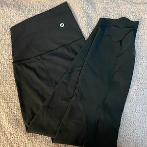 Wonder Under 23” Scallop Crop Sz 10